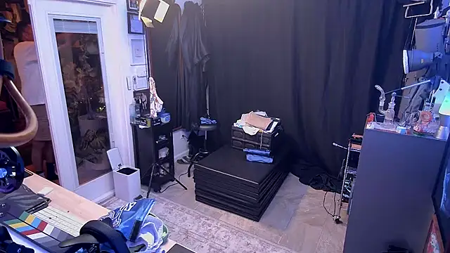 Snapshot of Briefs_bud chatting on 19, 12, 2025 Briefs bud online show from 19, 12, 2025