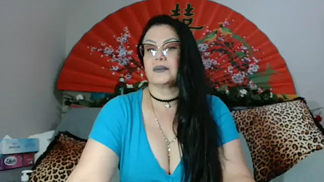 Snapshot of x__KHALEESI__x chatting on 6, 6, 2026 x KHALEESI x online show from 6, 6, 2026