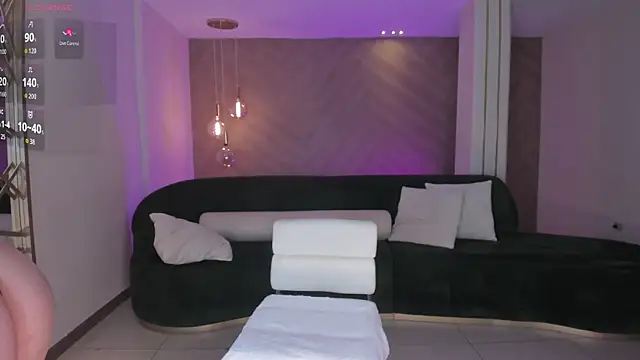 NiaHolland online show from 12, 2, 2026