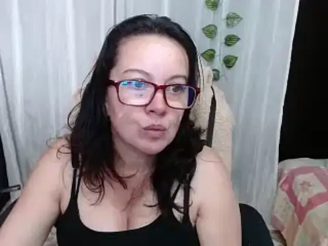 Snapshot of Sonialorens_ chatting on 28, 12, 2024 Sonialorens  online show from 28, 12, 2024