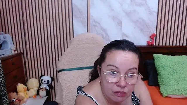 Snapshot of Sonialorens_ chatting on 13, 10, 2025 Sonialorens  online show from 13, 10, 2025