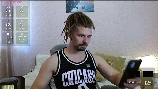 Snapshot of Aestheticguy101 chatting on 4, 7, 2026 Aestheticguy101 online show from 4, 7, 2026
