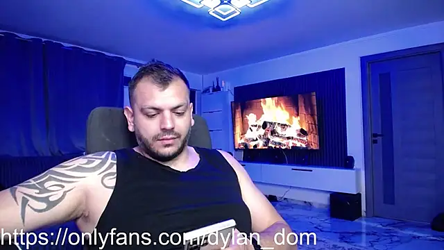Snapshot of dyllan_dom_ chatting on 30, 4, 2026 dyllan dom online show from 30, 4, 2026