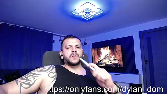 Snapshot of dyllan_dom_ chatting on 2, 5, 2026 dyllan dom online show from 2, 5, 2026