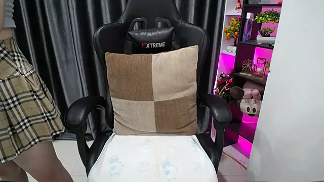 Yuki-yio online show from 20, 9, 2025