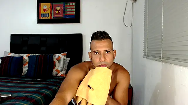 Snapshot of thommerxxx chatting on 31, 1, 2025 thommerxxx online show from 31, 1, 2025
