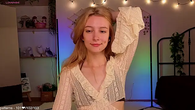 Snapshot of berrry_girl chatting on 26, 5, 2026 berrry girl online show from 26, 5, 2026