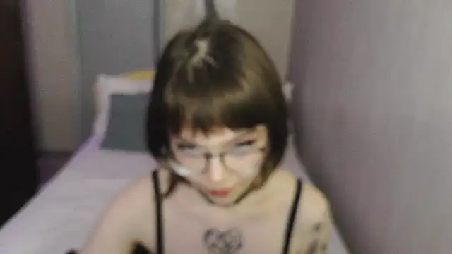 Snapshot of MayGler chatting on 13, 4, 2026 MayGler online show from 13, 4, 2026