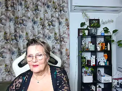 Selenna57 online show from 18, 12, 2024