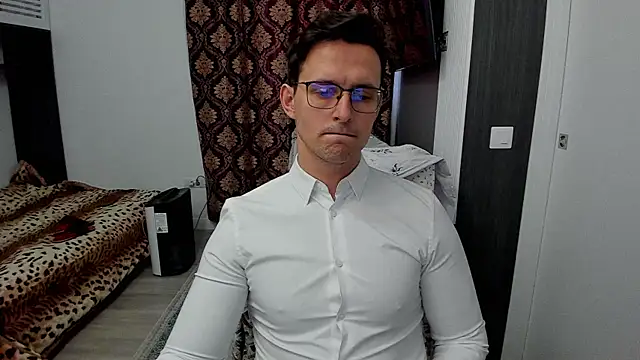 sexxymuscles4u online show from 12, 3, 2025