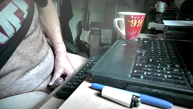 Snapshot of dirtyharry2022 chatting on 5, 2, 2025 dirtyharry2022 online show from 5, 2, 2025