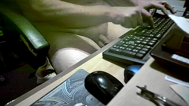 Snapshot of dirtyharry2022 chatting on 11, 3, 2025 dirtyharry2022 online show from 11, 3, 2025