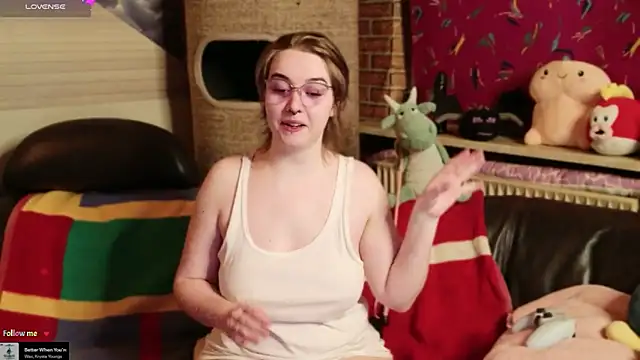 Snapshot of GamerGirl_Eve chatting on 17, 2, 2026 GamerGirl Eve online show from 17, 2, 2026