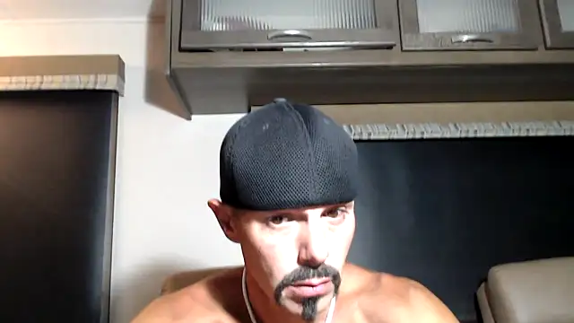 Snapshot of ThickD2C chatting on 25, 4, 2026 ThickD2C online show from 25, 4, 2026