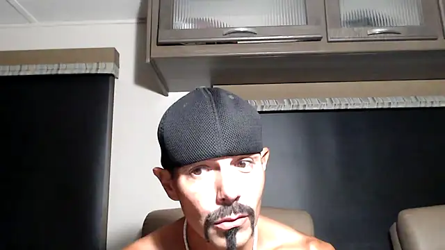 Snapshot of ThickD2C chatting on 1, 5, 2026 ThickD2C online show from 1, 5, 2026