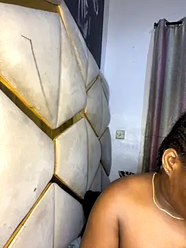 catty3232 online show from 4, 10, 2025