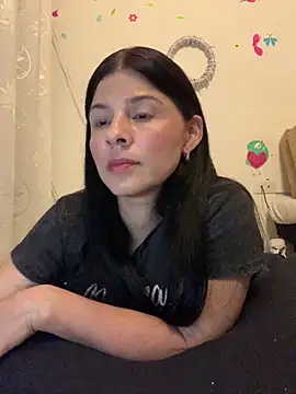 Estefani 32 online show from 13, 4, 2026