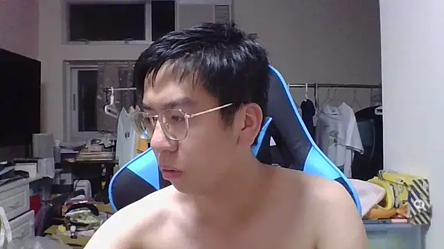 Snapshot of charlie_xdd chatting on 17, 10, 2025 charlie xdd online show from 17, 10, 2025