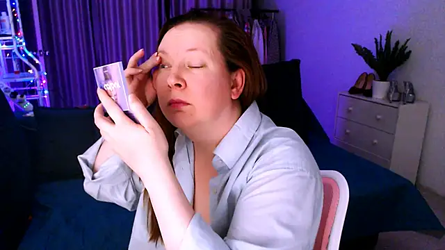 GoddessLara online show from 1, 1, 2025