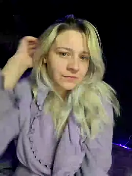 ScarletCallings420 online show from 8, 2, 2025