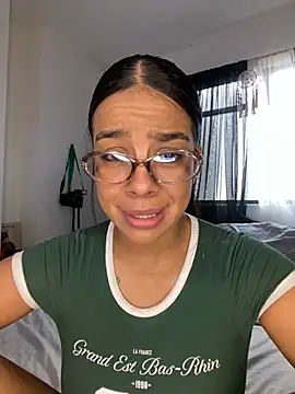 Snapshot of trianawhite chatting on 14, 1, 2026 trianawhite online show from 14, 1, 2026