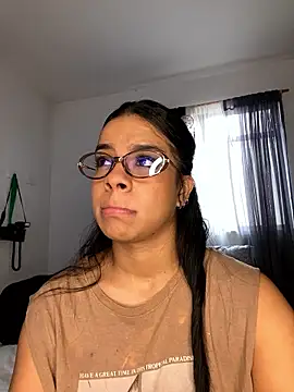 Snapshot of trianawhite chatting on 15, 1, 2026 trianawhite online show from 15, 1, 2026