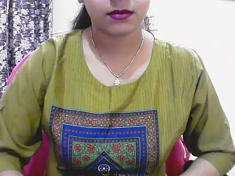 Snapshot of LovingPihu chatting on 5, 5, 2026 LovingPihu online show from 5, 5, 2026