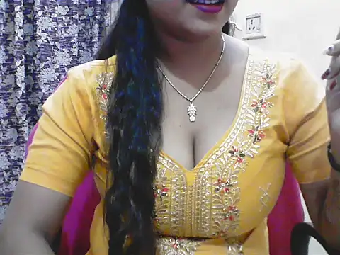 Snapshot of LovingPihu chatting on 7, 5, 2026 LovingPihu online show from 7, 5, 2026