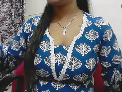 Snapshot of LovingPihu chatting on 8, 5, 2026 LovingPihu online show from 8, 5, 2026
