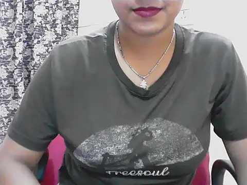 Snapshot of LovingPihu chatting on 17, 5, 2026 LovingPihu online show from 17, 5, 2026