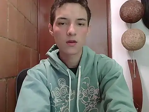 Snapshot of andys_26 chatting on 12, 4, 2026 andys 26 online show from 12, 4, 2026