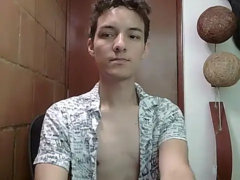 Snapshot of andys_26 chatting on 13, 4, 2026 andys 26 online show from 13, 4, 2026