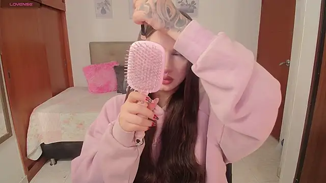 Miley Baker online show from 27, 10, 2025