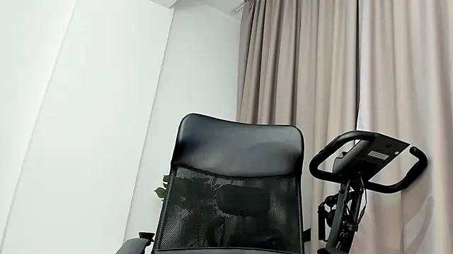 MuscleJohn online show from 4, 3, 2025