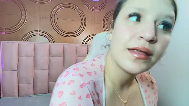 Snapshot of valeriaa19 chatting on 23, 6, 2026 valeriaa19 online show from 23, 6, 2026