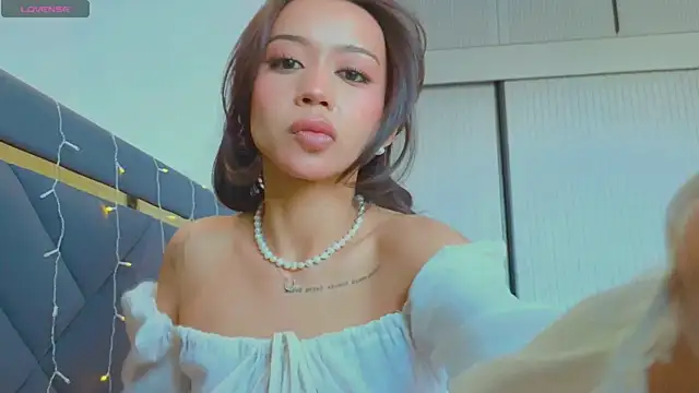 Mia Tin online show from 6, 2, 2025