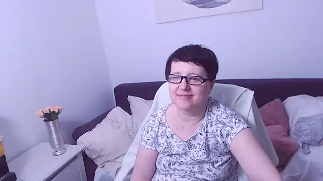 Snapshot of ChristaRose chatting on 8, 5, 2026 ChristaRose online show from 8, 5, 2026