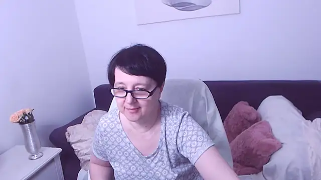 Snapshot of ChristaRose chatting on 8, 5, 2026 ChristaRose online show from 8, 5, 2026