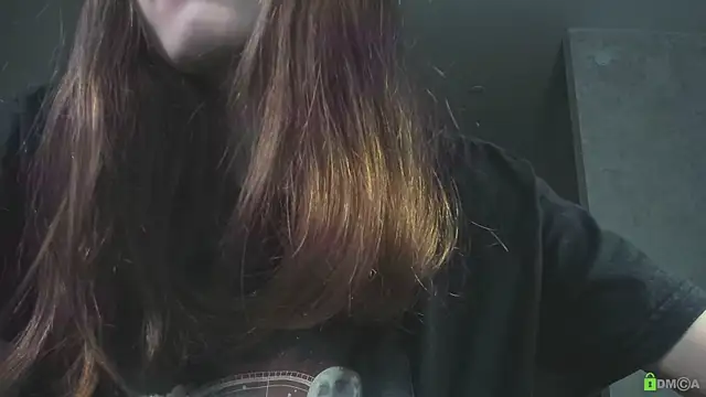 Courtney Luv online show from 18, 12, 2025