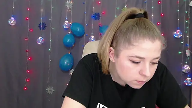 Snapshot of JessikaDaniel chatting on 10, 1, 2025 JessikaDaniel online show from 10, 1, 2025