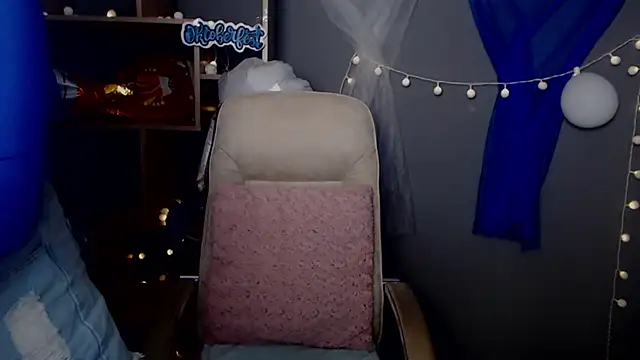 Snapshot of JessikaDaniel chatting on 5, 10, 2025 JessikaDaniel online show from 5, 10, 2025