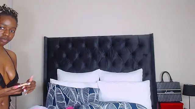 Snapshot of Sexynaughty_Gal chatting on 2, 2, 2025 Sexynaughty Gal online show from 2, 2, 2025