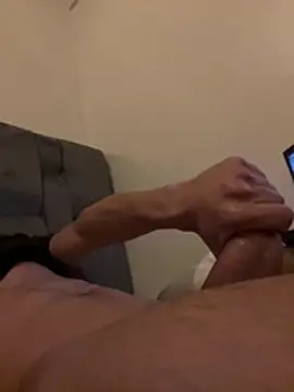 reyadXxxx online show from 13, 5, 2026
