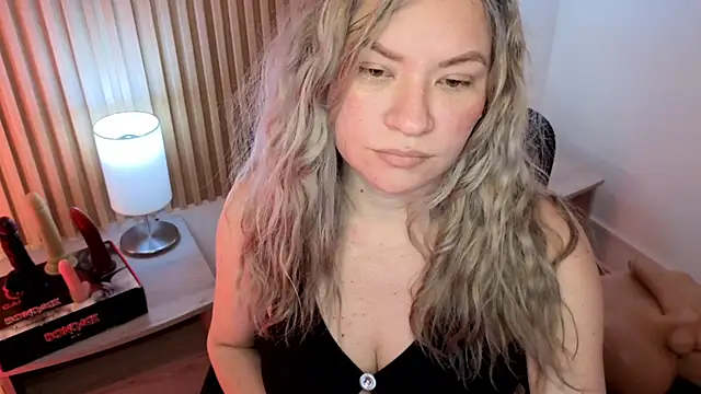 MarianL0ve online show from 13, 11, 2025