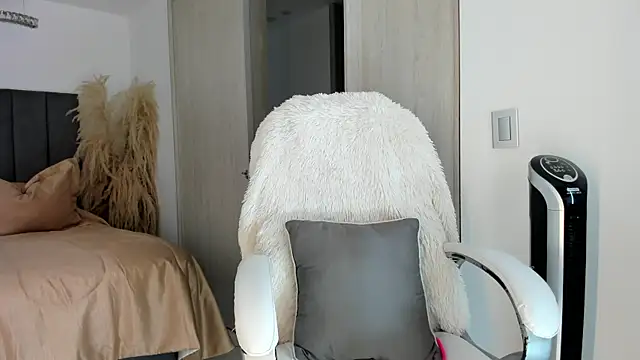 NatalieClark online show from 21, 2, 2025