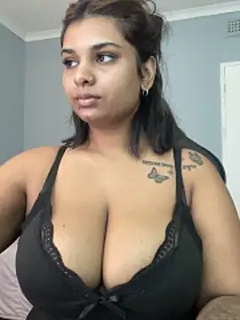 Snapshot of layla_amin chatting on 1, 7, 2026 layla amin online show from 1, 7, 2026