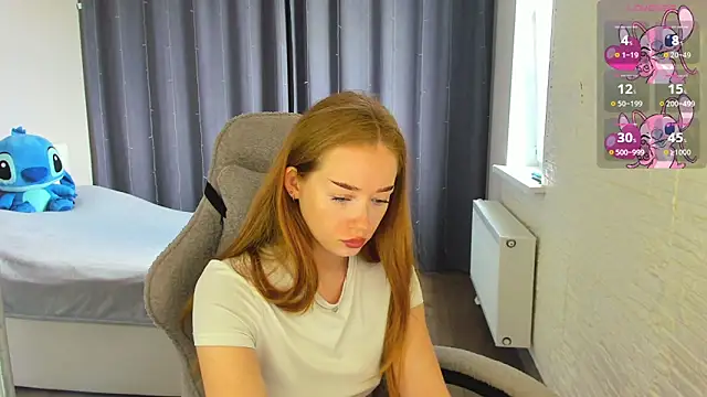 Hot Mia  online show from 15, 6, 2026