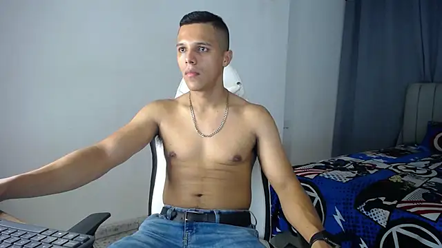 Snapshot of DavidAngell7 chatting on 18, 12, 2024 DavidAngell7 online show from 18, 12, 2024