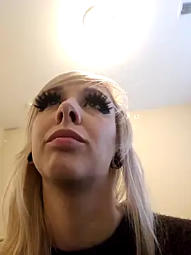 AmethystFoxx online show from 13, 12, 2025