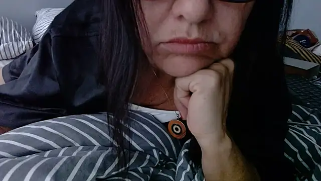 Snapshot of Linda1975 chatting on 16, 6, 2026 Linda1975 online show from 16, 6, 2026